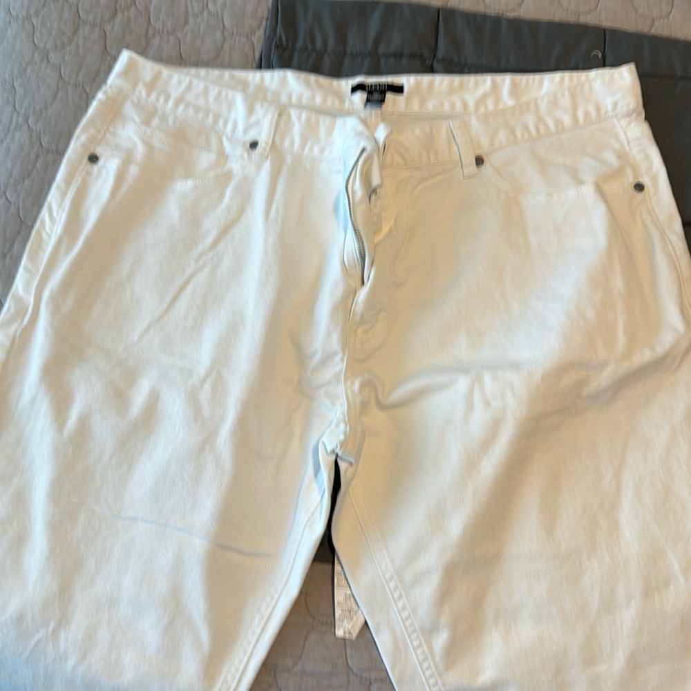 Alfani white pants